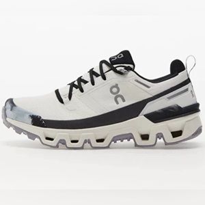 Women’s ON Cloudwander Waterproof Ivory/Black Size 8.5